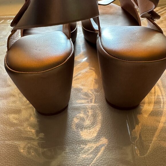 Patrizia  Gold women's sandals, size 7,5  (38) - Picture 6 of 11